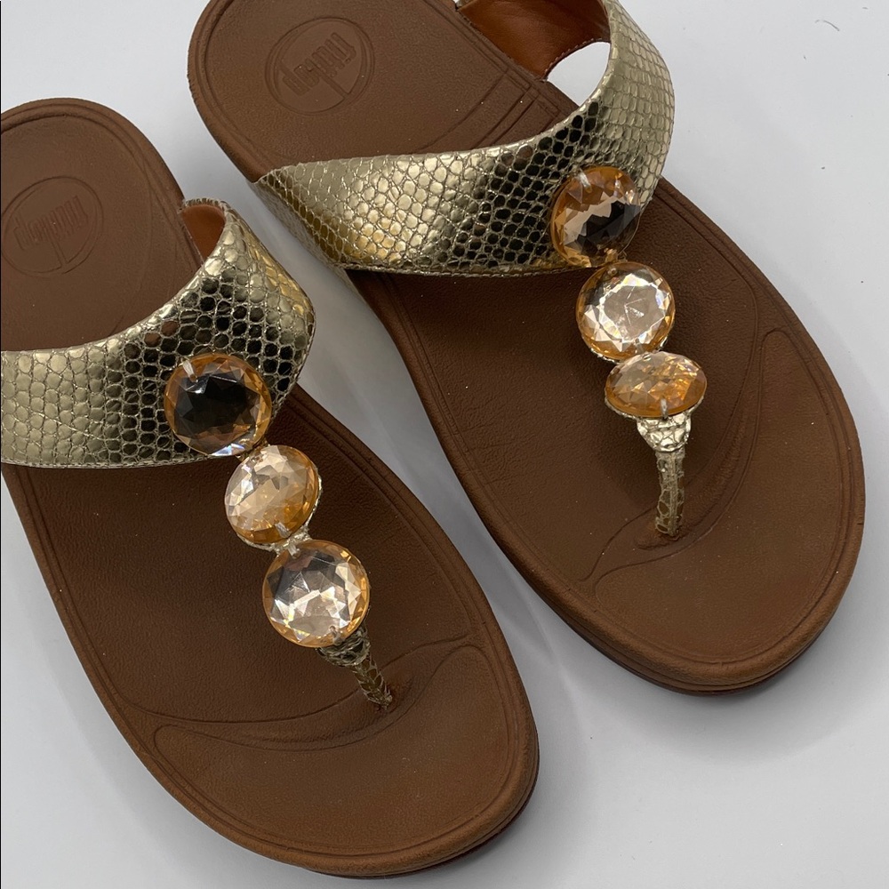 FitFlop Gold Metallic 8 Jeweled Toe Post Thong Sandals Brown Footbed Flip Flops
